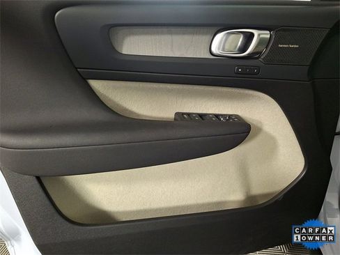 Used 2024 Volvo XC40 B5 Ultimate w/ Protection Package Premier image 14