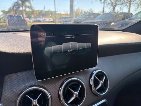 Used 2018 Mercedes-Benz GLA 250 image 13