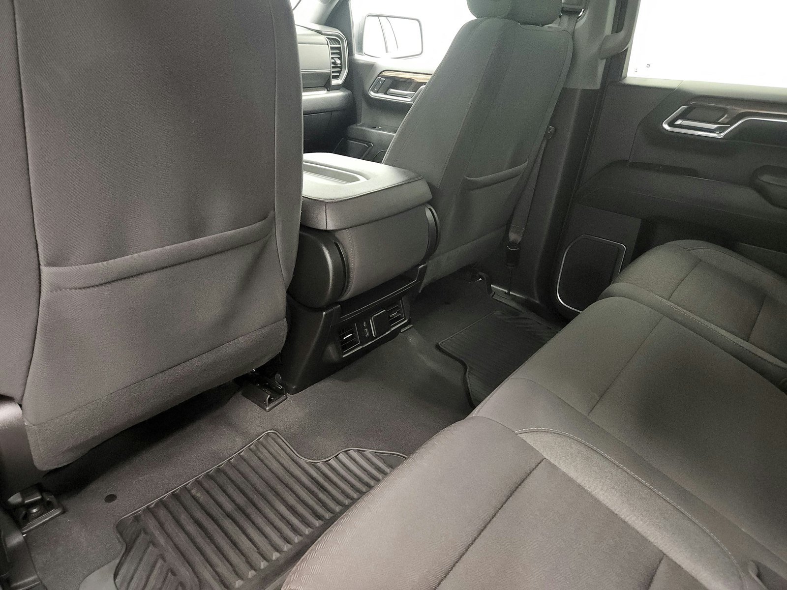 Used 2024 Chevrolet Silverado 1500 LT AWD/4WD image 25