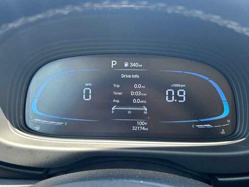 Used 2025 Hyundai Venue SEL FWD image 29