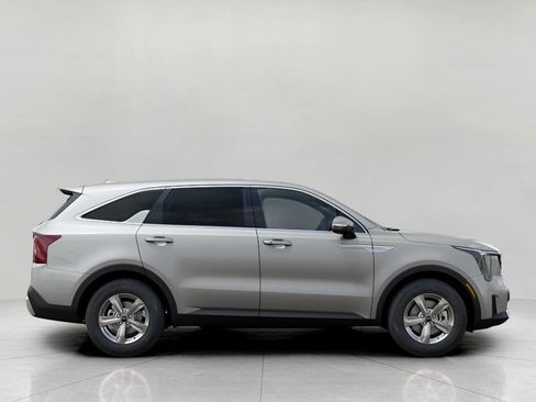 New 2026 Kia Sorento LX FWD image 7