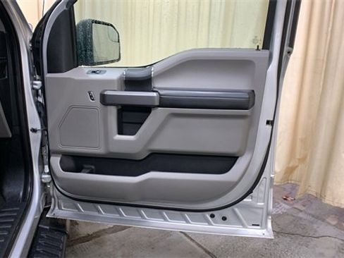 Used 2019 Ford F150 XLT w/ Trailer Tow Package image 11