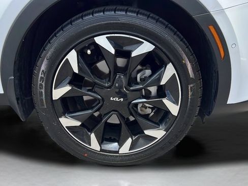 Used 2024 Kia Sorento SX FWD image 28