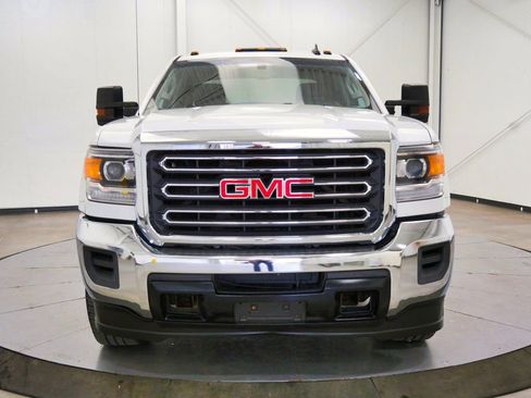 Used 2019 GMC Sierra 3500 4x4 Crew Cab image 2