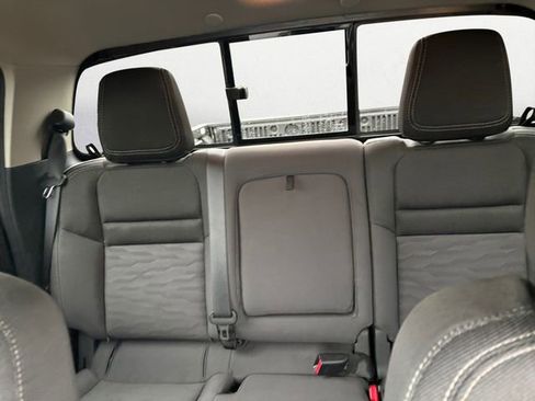 Used 2022 Nissan Frontier SV AWD/4WD image 13
