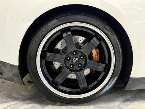 Used 2014 Nissan GT-R Black Edition image 27