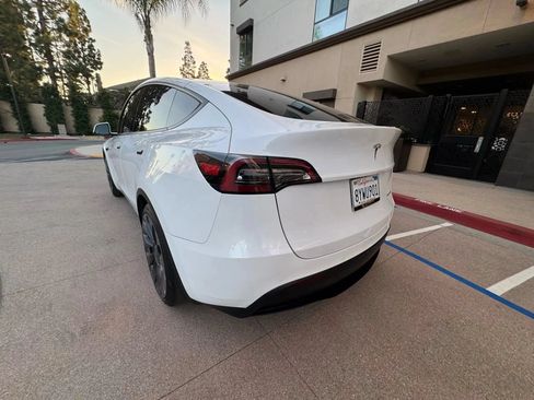 Used 2022 Tesla Model Y Performance AWD/4WD image 7
