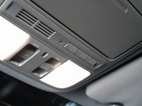 Used 2020 Honda CR-V Touring image 29