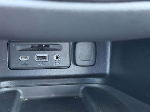 Used 2022 Chevrolet Equinox Premier image 34