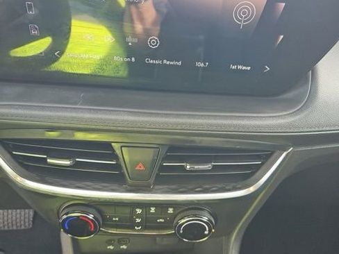 Used 2024 Buick Encore GX Preferred FWD image 12