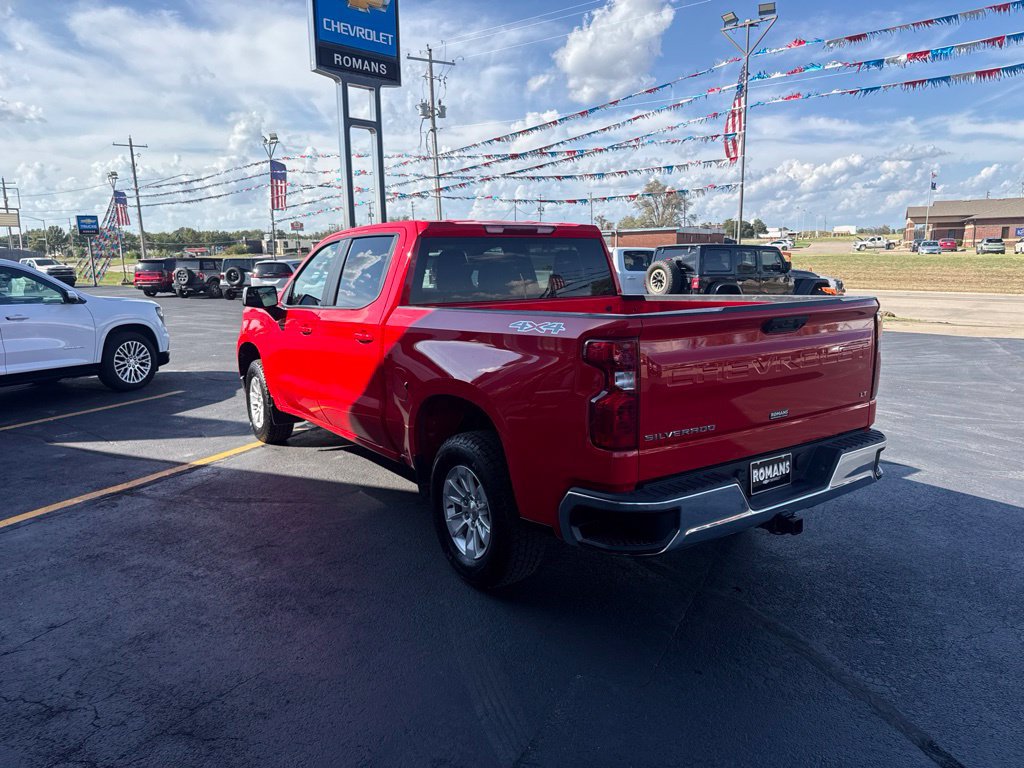 Used 2025 Chevrolet Silverado 1500 LT AWD/4WD image 7