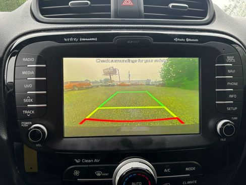 Used 2015 Kia Soul ! w/ Sun & Sound Package FWD image 20
