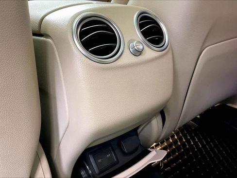 Used 2022 Mercedes-Benz GLC 300 4MATIC image 31