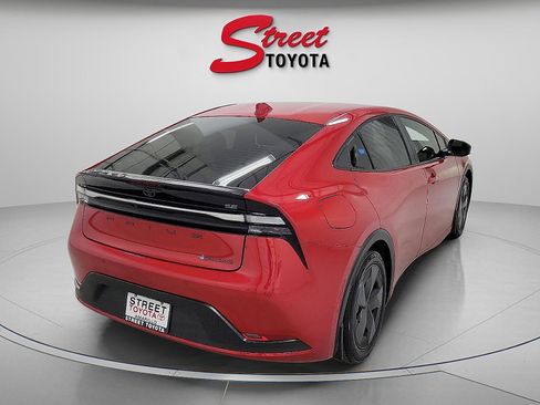 Certified 2024 Toyota Prius Prime SE image 3
