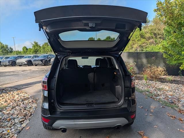 Used 2017 Ford Escape SE FWD image 19