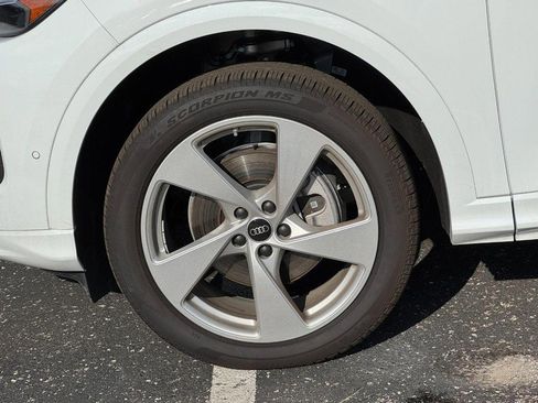 New 2025 Audi Q5 Premium Plus image 4