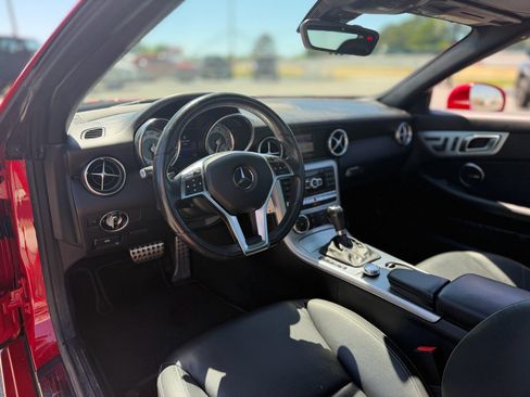 Used 2015 Mercedes-Benz SLK 250 image 22