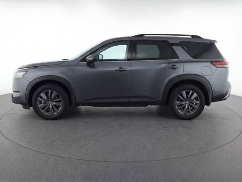 Used 2024 Nissan Pathfinder SV FWD image 5