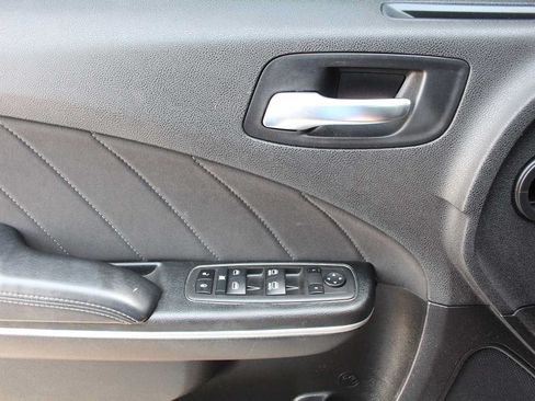 Used 2022 Dodge Charger SXT RWD image 25