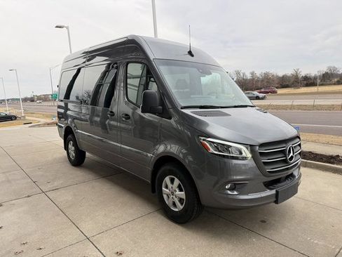 Used 2023 Mercedes-Benz Sprinter 2500 image 3
