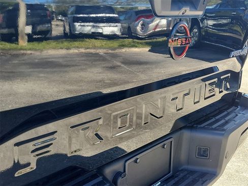 Used 2023 Nissan Frontier PRO-4X w/ Technology Package image 6