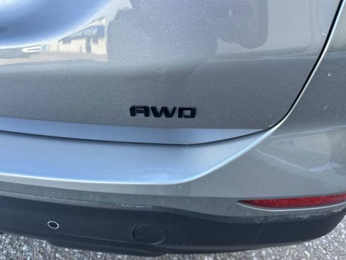 Used 2024 Chevrolet Equinox LS w/ LS Convenience Package image 31