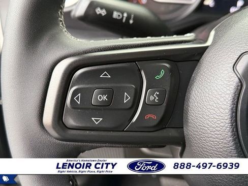 Used 2025 Jeep Gladiator Sport w/ Premium Package image 20