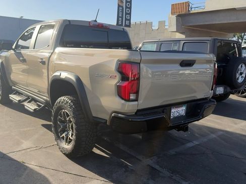 Used 2024 Chevrolet Colorado ZR2 w/ Technology Package AWD/4WD image 4