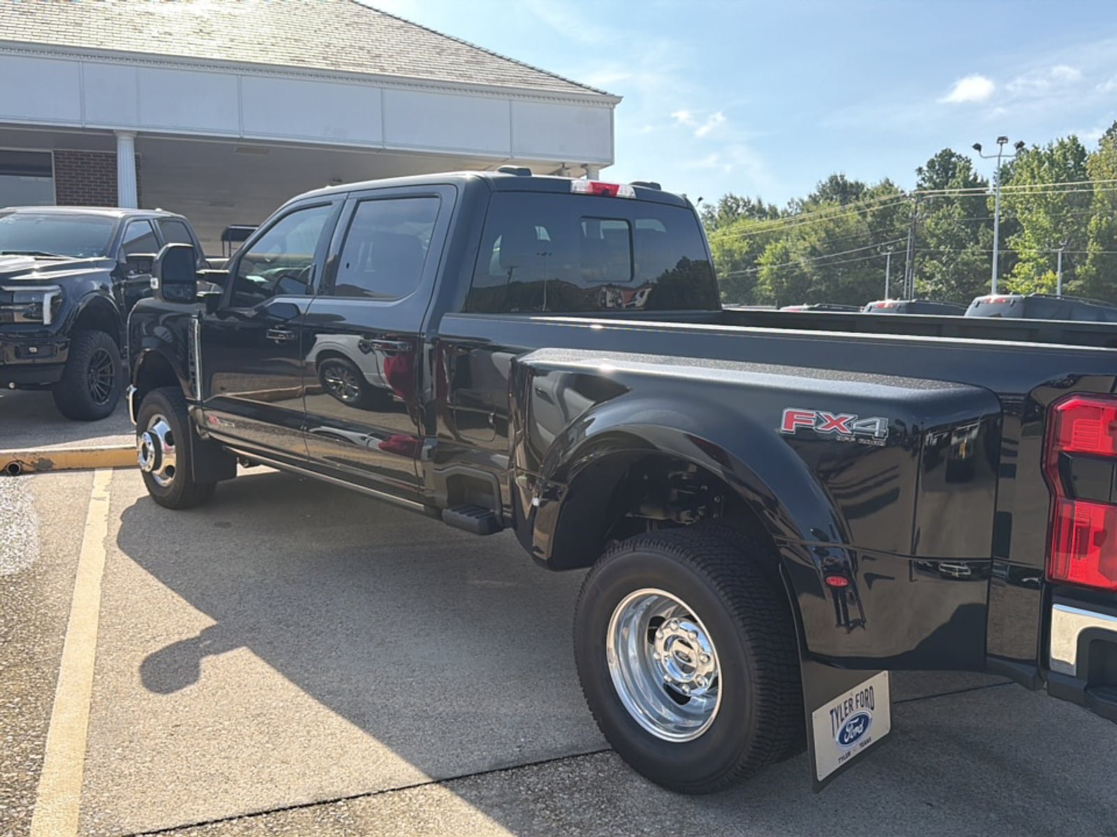 New 2026 Ford F350 Lariat AWD/4WD image 6