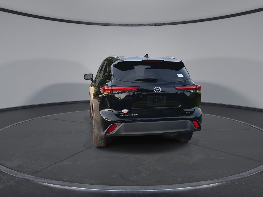 Used 2023 Toyota Highlander XLE FWD image 7