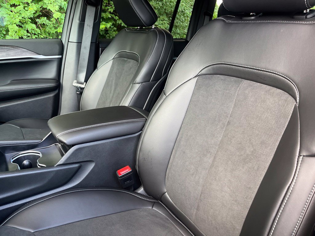 New 2026 Jeep Grand Cherokee Altitude AWD/4WD image 5