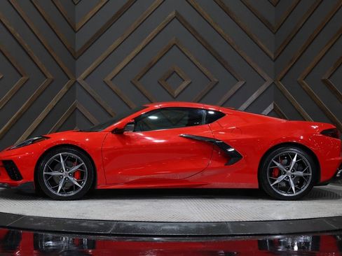 Used 2021 Chevrolet Corvette Stingray Premium Cpe w/ Engine Appearance Package image 3