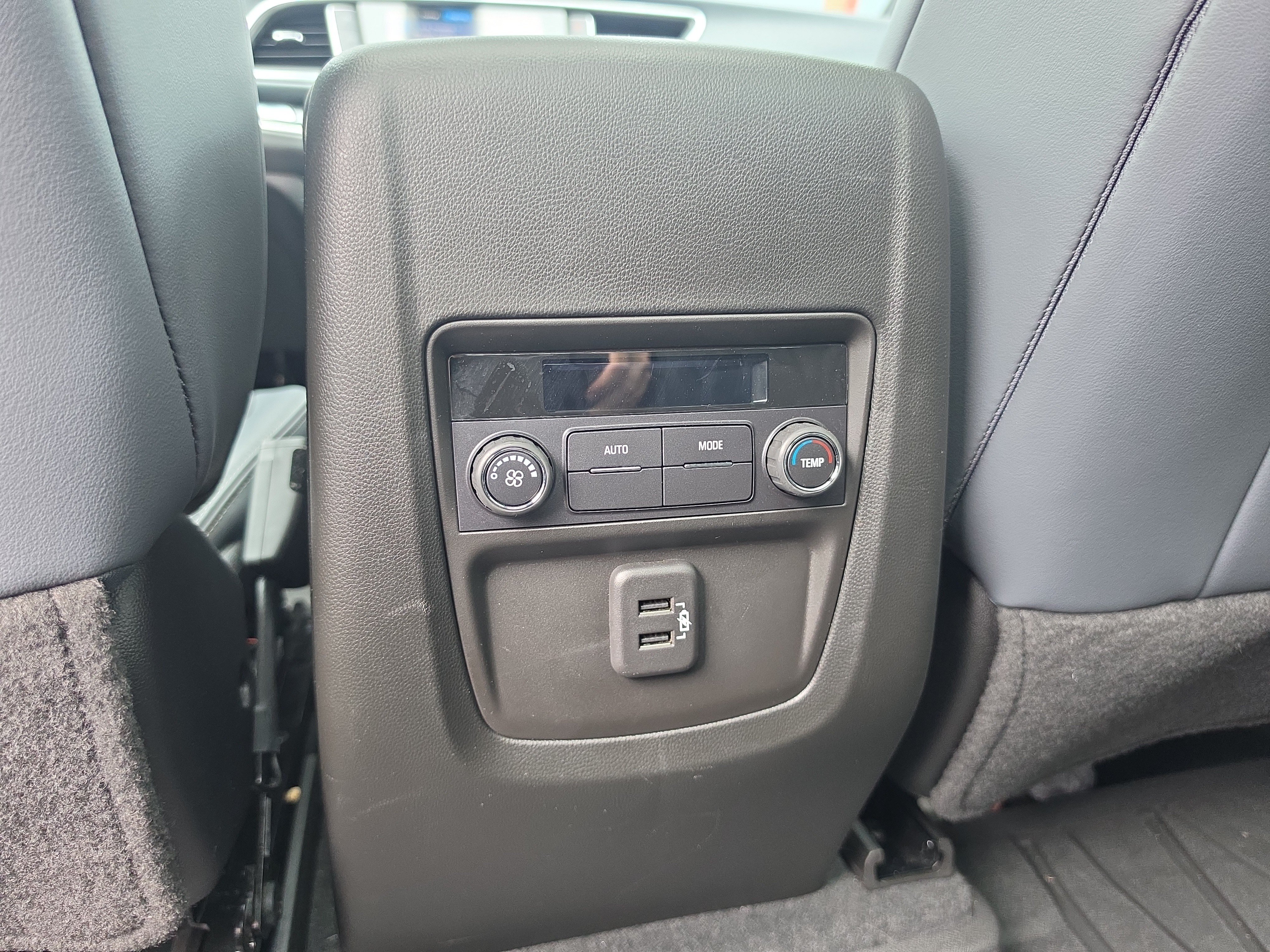 Used 2024 Buick Enclave Essence w/ Experience Buick Package AWD/4WD image 17