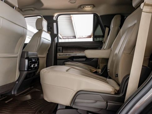 Used 2018 Ford Expedition Limited AWD/4WD image 38