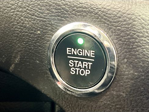 Used 2023 Ford Edge Titanium image 24