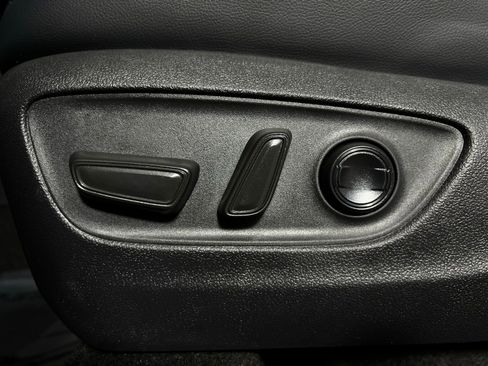 Certified 2026 Toyota Highlander Limited AWD/4WD image 14