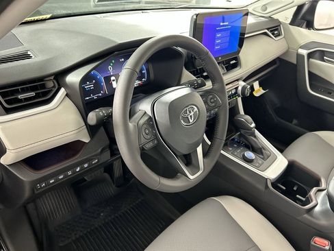 New 2025 Toyota RAV4 Limited image 12