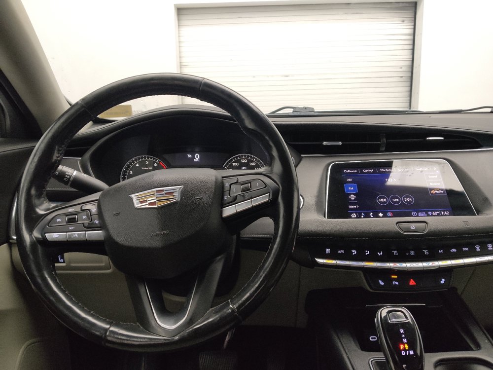 Used 2020 Cadillac XT4 Luxury w/ Cold Weather Package FWD image 22