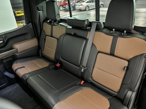 Used 2021 Chevrolet Silverado 1500 High Country image 13