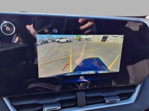 Used 2025 Chevrolet Equinox LT image 7