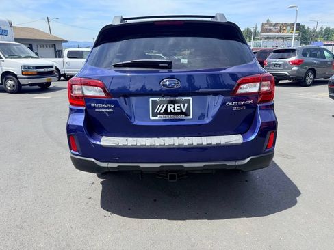 Used 2015 Subaru Outback 3.6R Limited AWD/4WD image 4
