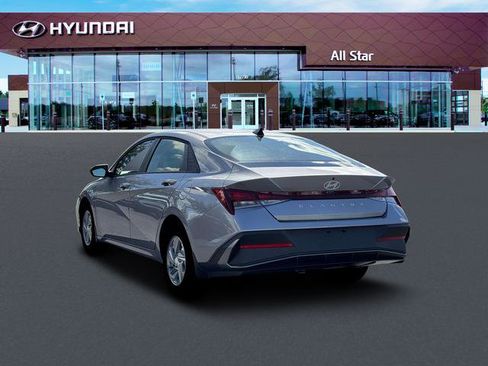 New 2026 Hyundai Elantra SE image 7