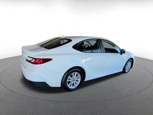 Used 2025 Toyota Camry LE image 17