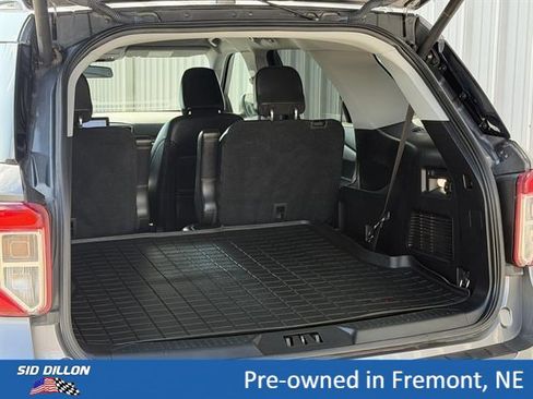 Used 2021 Ford Explorer XLT w/ Equipment Group 202A AWD/4WD image 5