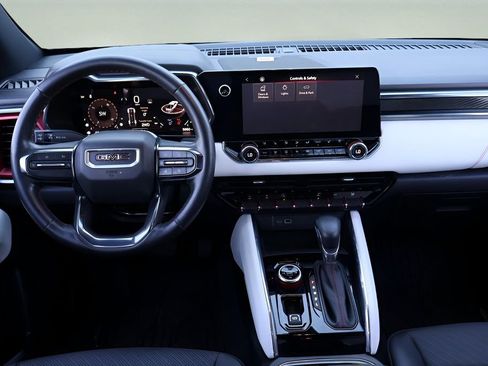 Used 2024 GMC Canyon AT4X image 11