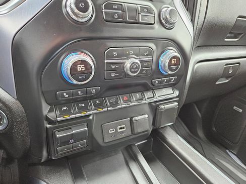 Used 2019 GMC Sierra 1500 SLT w/ SLT Premium Plus Package AWD/4WD image 27