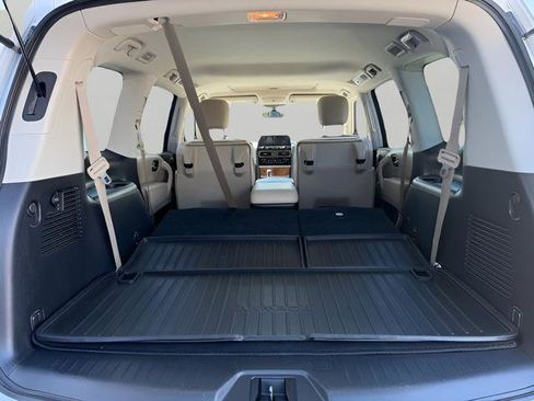 Used 2022 Nissan Armada SL w/ Captain's Chairs Package AWD/4WD image 41