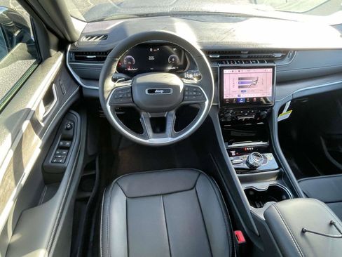 New 2025 Jeep Grand Cherokee Limited image 19