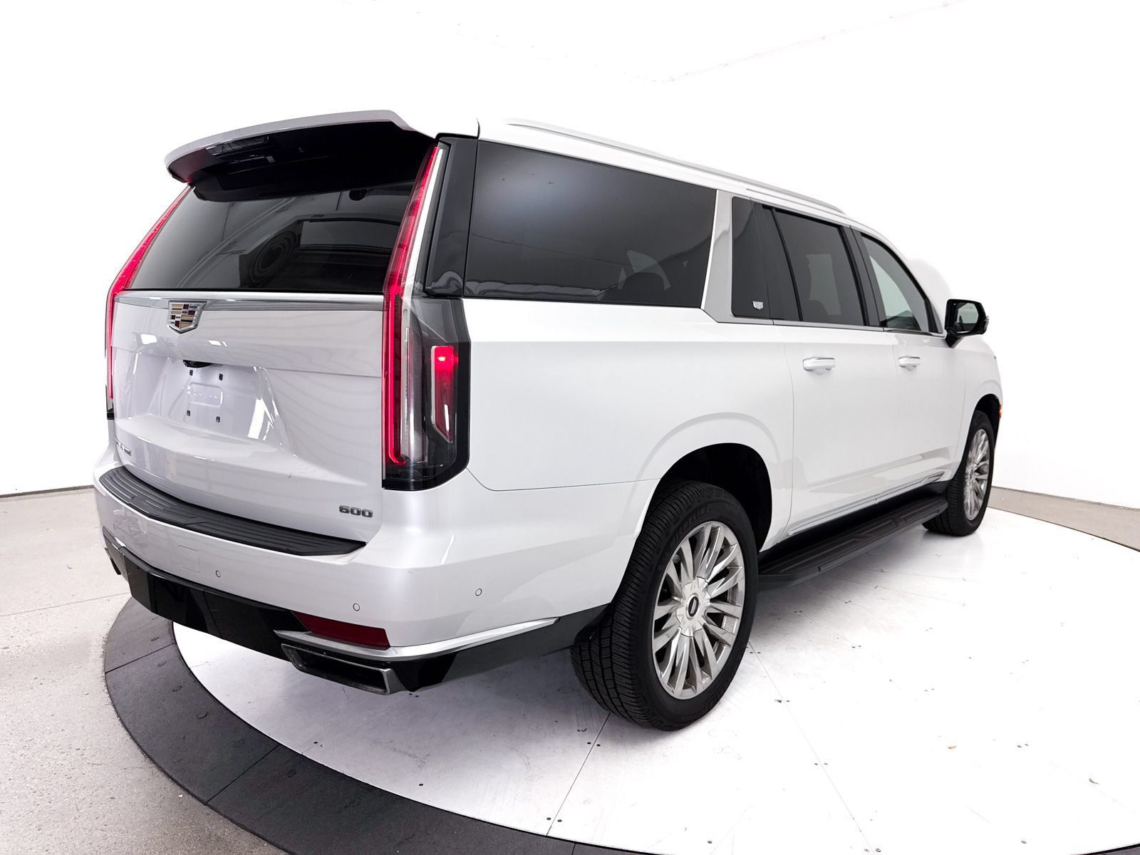 Used 2021 Cadillac Escalade ESV Premium Luxury AWD/4WD image 21