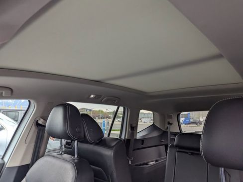 Used 2022 Volkswagen Atlas SEL Premium image 28